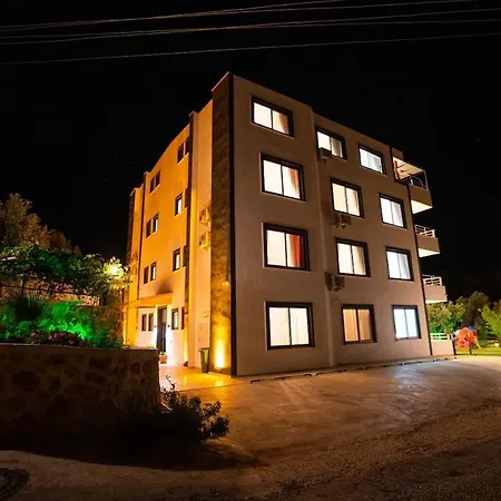 Near Kaputas, Luxury Apartment With Pool Apartmán